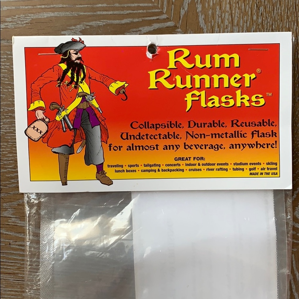 RUM RUNNER FLASKS Collapsible Non-Metallic Flask - Picture 2 of 4